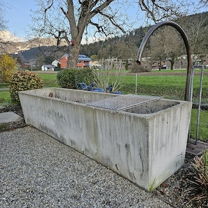 Beton Wassertrog 250x60x57 cm