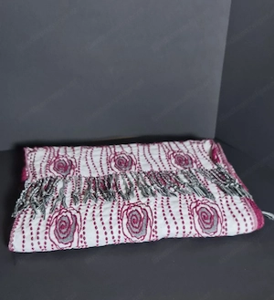 Rosenroter Schal Bild 3