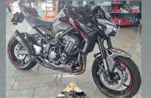 Kawasaki Z900 (2023)   Wie neu!