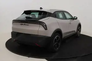 Alfa Romeo Junior 115 kW (156 PS), Automatik, Frontantrieb Bild 6