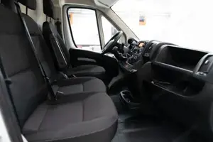 Peugeot Boxer 330 2.2 BlueHDi L2H1 3,0t S (EU6d) SpurH Bild 7