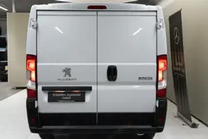 Peugeot Boxer 330 2.2 BlueHDi L2H1 3,0t S (EU6d) SpurH Bild 10