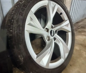 Audi A4 - 8 W Felgen 18 Zoll (Sommerreifen) Bild 4