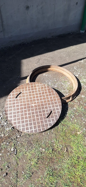 Schachtdeckel  Bild 2