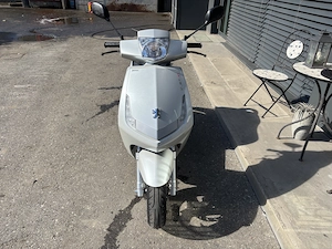 Peugeot Vivacity 50  Bild 8