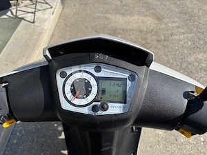 Peugeot Vivacity 50  Bild 10