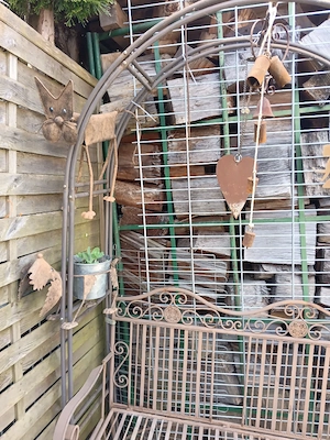 Rustikale Bank, 2 Rosenbogen, Rostdeko Bild 4