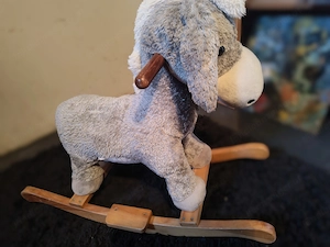 Kleiner alter Schaukelesel Schaukeltier Bild 3