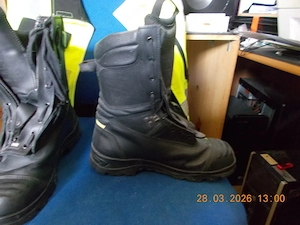 Einsatz Stiefel Feuerwehr Rettung Bild 4