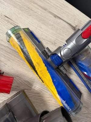 Großes Dyson V12 Detect Slim Zubehör-Paket Bild 2