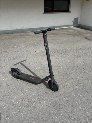 Segway Ninebot E-Scooter | nur 50 100 km | Top Zustand | inkl. Ladegerät Bild 4