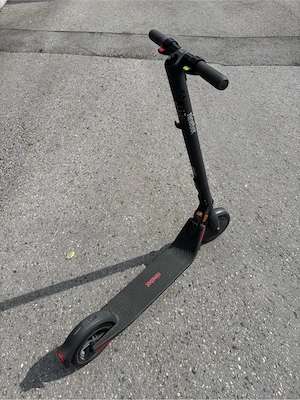 Segway Ninebot E-Scooter | nur 50 100 km | Top Zustand | inkl. Ladegerät Bild 3