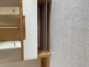 Moderne, solide verarbeitete Garderobe  Bild 4