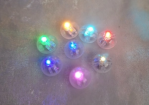 Bunte Wichtel Geburtstag mini mit Ballonlicht; gelasert und handbemalt ab 3  Bild 2