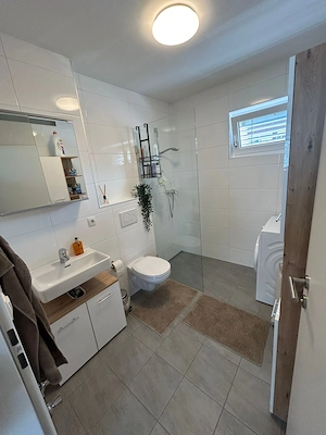 Mitbewohnerin für eine Wohnung in Innsbruck  Bild 5