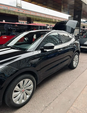 Jaguar E-Pace R-Dynamic SE, Allrad - Vollausstattung, Scheckheftgepflegt Bild 4