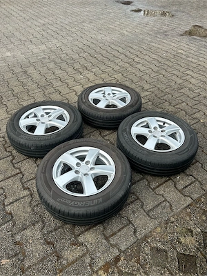 4x Sommerreifen 175 70 R14 auf Alufelgen (VW Polo)