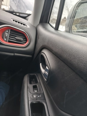 Jeep Renegade Trailhawk Plug in Hybrid 4xe  Bild 4