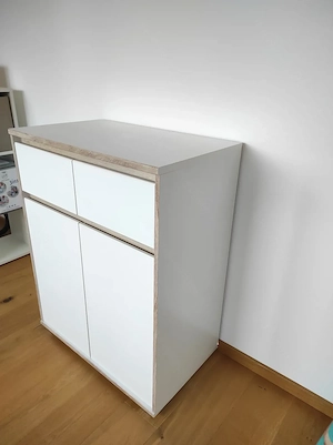 Kommode in weiß Holz mit Schubladen und Türen Bild 2
