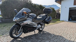 Aprilia RST 1000 Futura Bild 3