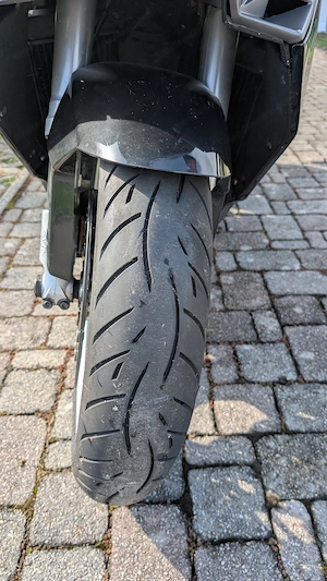 Aprilia RST 1000 Futura Bild 10