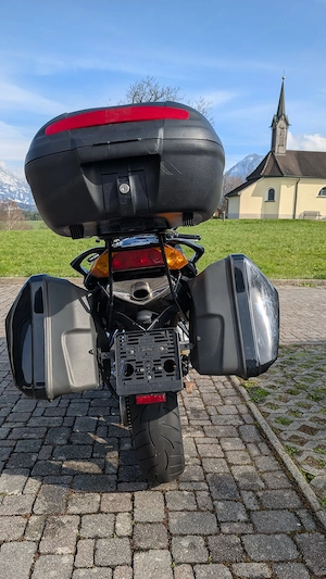 Aprilia RST 1000 Futura Bild 6