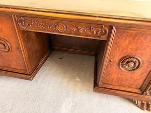 Antiker Bürotisch-Massiv von Wilhelm Albrecht Bild 2