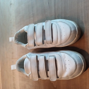 Weiße Turnschuhe  Bild 3