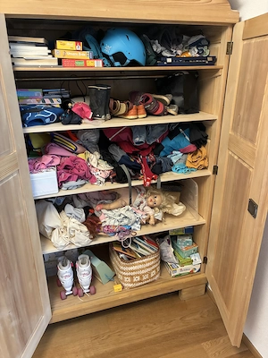 Schöner Vollholzschrank, Erbstück Bild 4