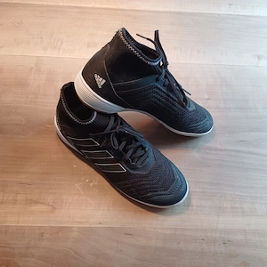 Adidas Predator Hallenschuh