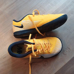 Hallenschuhe Nike Bild 2