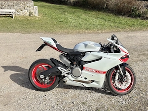 Ducati Panigale 899 Supersport Bild 4