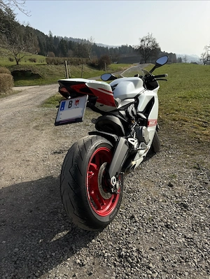Ducati Panigale 899 Supersport Bild 6