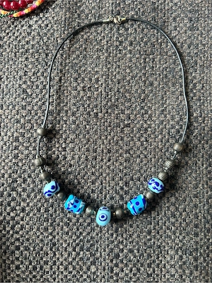 Modeschmuck: 1 Ring, 5 Armbänder, 8 Halsketten Bild 4