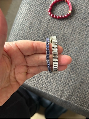 Modeschmuck: 1 Ring, 5 Armbänder, 8 Halsketten Bild 2