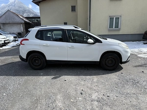 Peugeot 2008 1,2 VTi Active *Erstbesitz* Bild 4