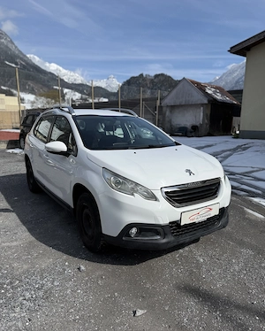 Peugeot 2008 1,2 VTi Active *Erstbesitz* Bild 3