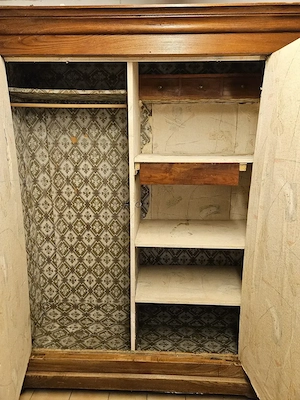 Antiker Schrank aus dem Bregenzerwald Bild 2