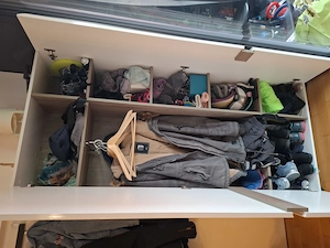 Garderobenschrank Bild 2