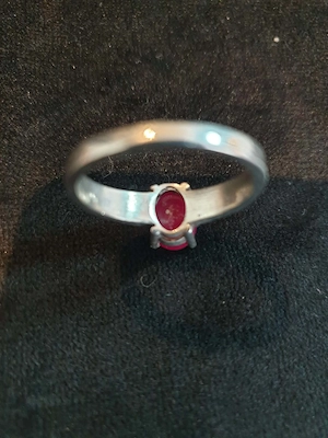 Klassischer Rubin-Ring mit 1,1ct aus 925 Silber Bild 4