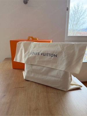 Louis Vuitton M 28379 Bild 2