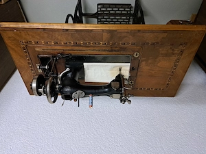 Alte Phönixnähmaschine Bild 4