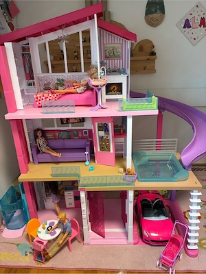 Barbiehaus mit Einrichtung  Bild 2