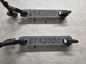 2 E Scooter gut erhalten Bild 2