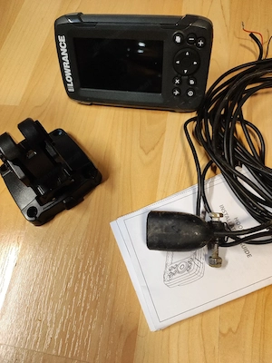 Lowrance Hook 2 4x GPS Echolot Fishfinder mit Geber und Halterung Bild 2