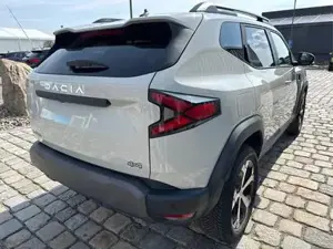 Dacia Duster Journey 1.2 TCe 130 Mild-Hybrid 4x4 Navi-Androi... Bild 6