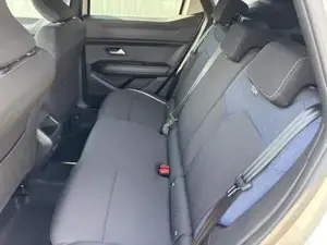 Dacia Duster Journey 1.2 TCe 130 Mild-Hybrid 4x4 Navi-Androi... Bild 9