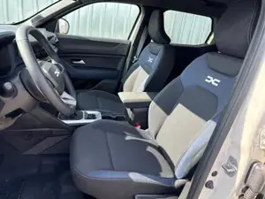 Dacia Duster Journey 1.2 TCe 130 Mild-Hybrid 4x4 Navi-Androi... Bild 8