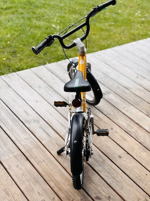 Fahrrad Woom 2, gelb mit Ständer und Schutzblech Bild 4