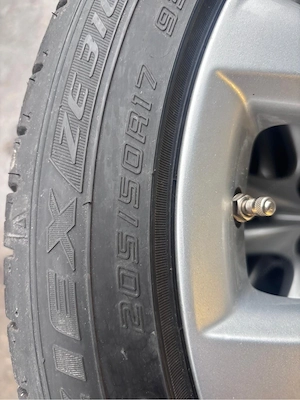  Mazda3 Neuwertige Sommerreifen mit Alufelgen Bild 4